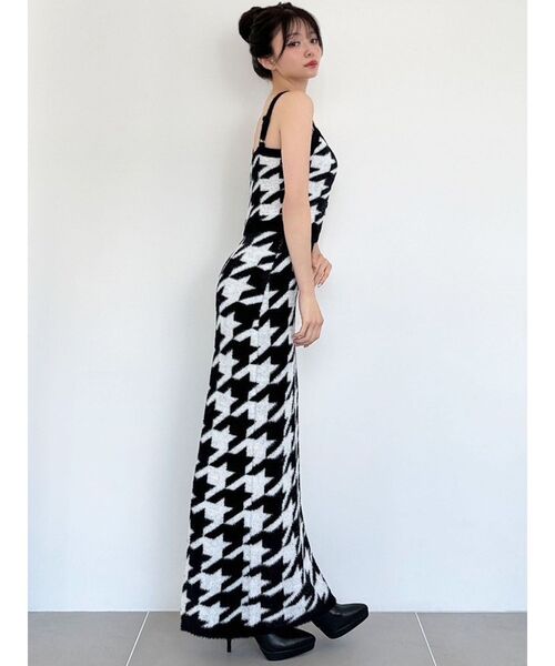 RESEXXY（リゼクシー）の「ハウンドトゥースシャギーニットタンク【セットアップ着用可能】（タンクトップ・レディース・ブラック/ワイン/グリーン・FREE）」の10枚目の写真