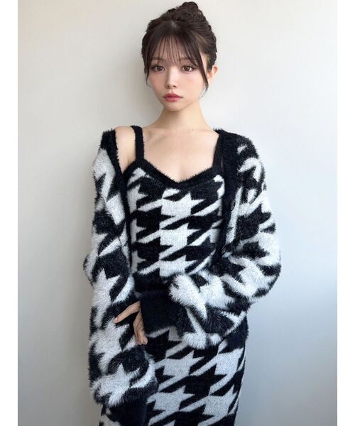 RESEXXY（リゼクシー）の「ハウンドトゥースシャギーニットタンク【セットアップ着用可能】（タンクトップ・レディース・ブラック/ワイン/グリーン・FREE）」の12枚目の写真