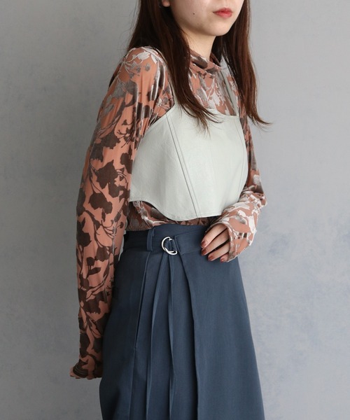 &g'aime（アンジェム）の「【&g’aime】バックオープン合皮ビスチェ　SYNTHETIC LEATHER BUSTIER（Tシャツ/カットソー・レディース・ブラック/グレイッシュベージュ・FREE）」の18枚目の写真