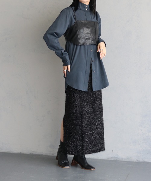 &g'aime（アンジェム）の「【&g’aime】バックオープン合皮ビスチェ　SYNTHETIC LEATHER BUSTIER（Tシャツ/カットソー・レディース・ブラック/グレイッシュベージュ・FREE）」の12枚目の写真