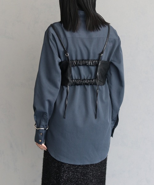 &g'aime（アンジェム）の「【&g’aime】バックオープン合皮ビスチェ　SYNTHETIC LEATHER BUSTIER（Tシャツ/カットソー・レディース・ブラック/グレイッシュベージュ・FREE）」の8枚目の写真