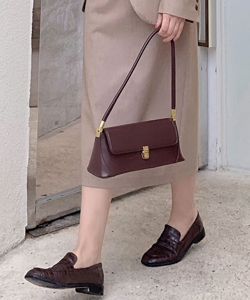 florist(フローリスト)の「フラップレザー横長ホーボーハンドバッグ/ショルダーバッグ(ハンドバッグ・レディース・ブラウン/ホワイト/ブラック・FREE)」の8枚目の写真