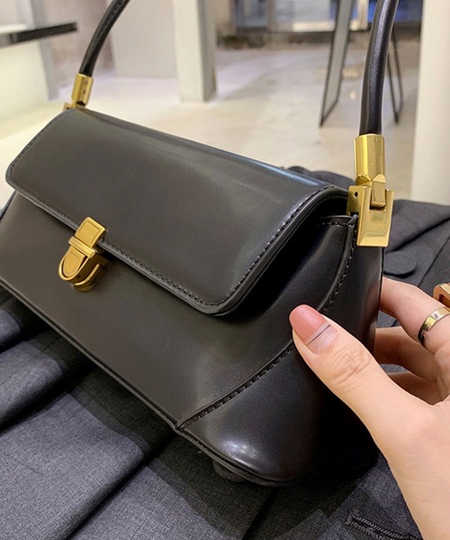 florist(フローリスト)の「フラップレザー横長ホーボーハンドバッグ/ショルダーバッグ(ハンドバッグ・レディース・ブラウン/ホワイト/ブラック・FREE)」の20枚目の写真