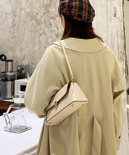 florist(フローリスト)の「フラップレザー横長ホーボーハンドバッグ/ショルダーバッグ(ハンドバッグ・レディース・ブラウン/ホワイト/ブラック・FREE)」の22枚目の写真