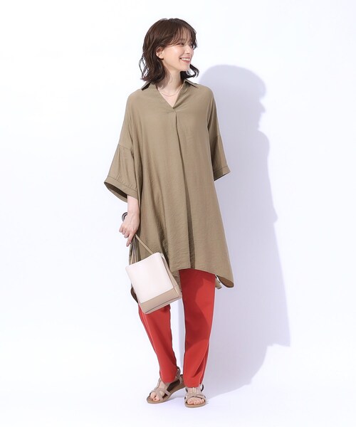 SHOO・LA・RUE（シューラルー）の「◆【高レビュー/S-LL/洗える/体型カバー】大人のためのスキッパーチュニック（チュニック・レディース・アイボリー/ブラック/オリーブ/ブラウン系・01/02/03/04）」の15枚目の写真