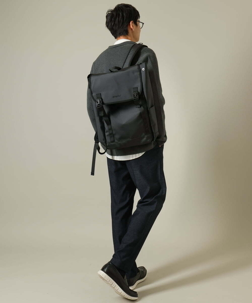 a.v.v(アーヴェヴェ)の「【A4サイズ対応】anelloフラップリュック(バックパック/リュック・メンズ・ブラック・46)」の3枚目の写真