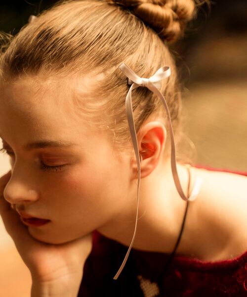 MAJESTIC LEGON（マジェスティックレゴン）の「アンニュイリボンヘアピンセット（ヘアピン・レディース・レッド/グレー/ブラック・FREE）」の3枚目の写真