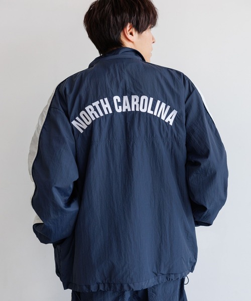 新品 新品❤️ ロゴ刺繍 フレアダウンUS限定 軽量RDS パッカブル(L)黒 PLAYBOY プレイボーイ パーカー プルオーバー レディース サガラ刺繍