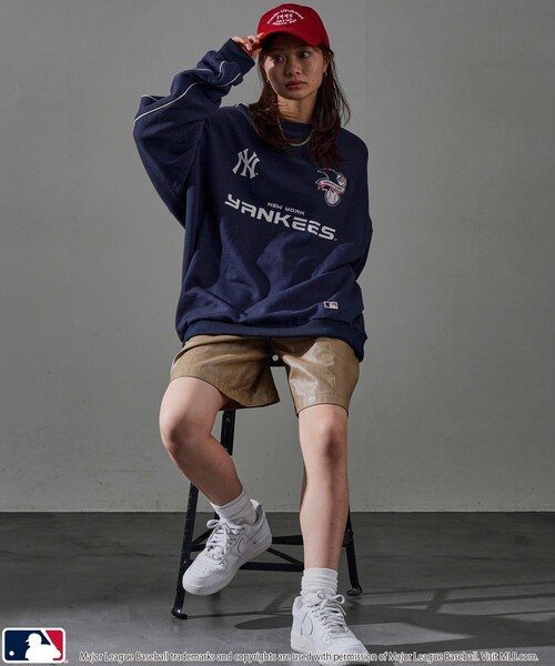 MLB（メジャーリーグベースボール）の「MLB/メジャーリーグベースボール MLB 別注パイピングロゴスウェット(限定展開)（スウェット・メンズ・アッシュグレー/ブラック/ネイビー・SMALL/MEDIUM/LARGE）」の8枚目の写真