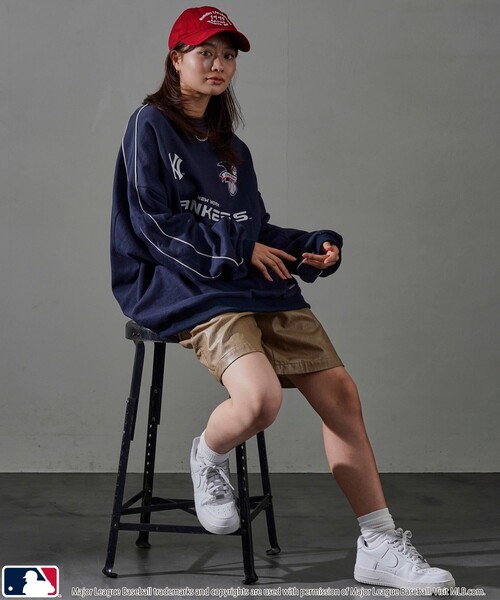 MLB（メジャーリーグベースボール）の「MLB/メジャーリーグベースボール MLB 別注パイピングロゴスウェット(限定展開)（スウェット・メンズ・アッシュグレー/ブラック/ネイビー・SMALL/MEDIUM/LARGE）」の10枚目の写真