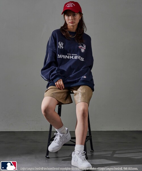 MLB（メジャーリーグベースボール）の「MLB/メジャーリーグベースボール MLB 別注パイピングロゴスウェット(限定展開)（スウェット・メンズ・アッシュグレー/ブラック/ネイビー・SMALL/MEDIUM/LARGE）」の12枚目の写真