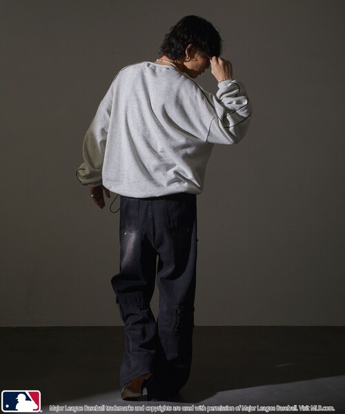 MLB（メジャーリーグベースボール）の「MLB/メジャーリーグベースボール MLB 別注パイピングロゴスウェット(限定展開)（スウェット・メンズ・アッシュグレー/ブラック/ネイビー・SMALL/MEDIUM/LARGE）」の18枚目の写真