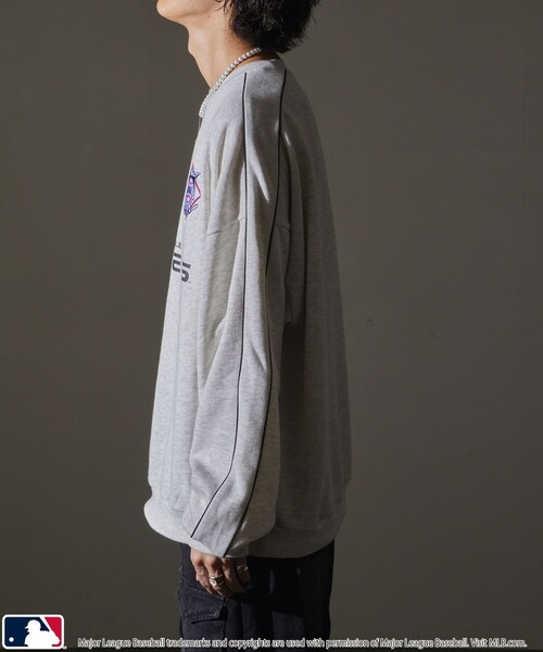 MLB（メジャーリーグベースボール）の「MLB/メジャーリーグベースボール MLB 別注パイピングロゴスウェット(限定展開)（スウェット・メンズ・アッシュグレー/ブラック/ネイビー・SMALL/MEDIUM/LARGE）」の21枚目の写真