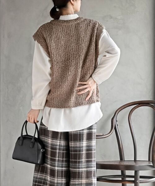 rps（アールピーエス）の「ポップコーンモールワイドニットベスト（ベスト・レディース・アイボリー/チャコールグレー/ネイビー/モカ/グレー・フリー）」の17枚目の写真