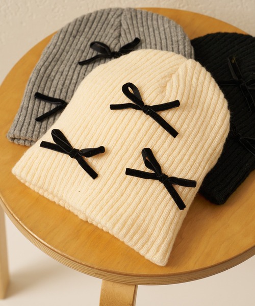 CIAOPANIC TYPY（チャオパニックティピー）の「【KIDS】リボンビーニー（ニットキャップ/ビーニー・キッズ・グレー/オフホワイト/ブラック・ONE SIZE）」の2枚目の写真