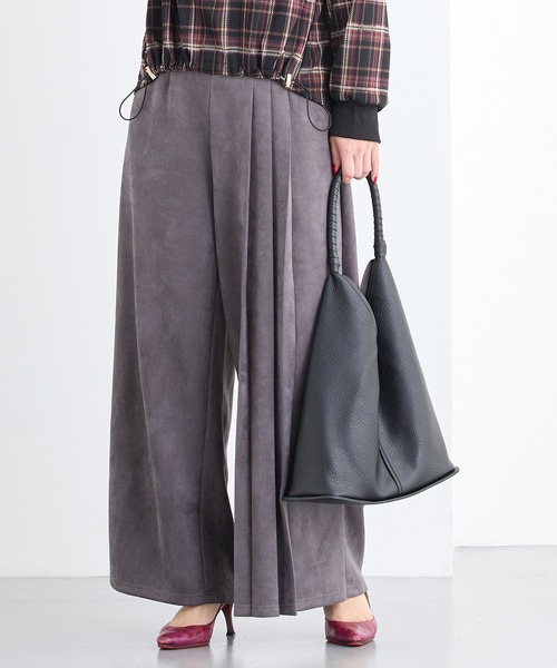 NICOLE white（ニコルホワイト）の「アシンメトリープリーツパンツ（その他パンツ・レディース・ネイビー/グレー/ブラック・FREE）」の3枚目の写真