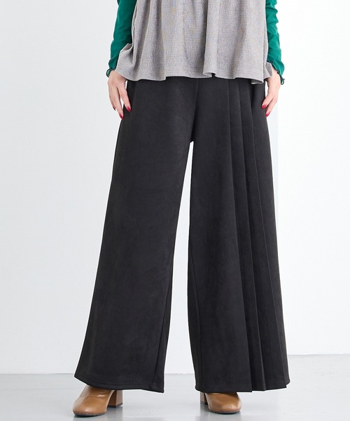 NICOLE white（ニコルホワイト）の「アシンメトリープリーツパンツ（その他パンツ・レディース・ネイビー/グレー/ブラック・FREE）」の2枚目の写真