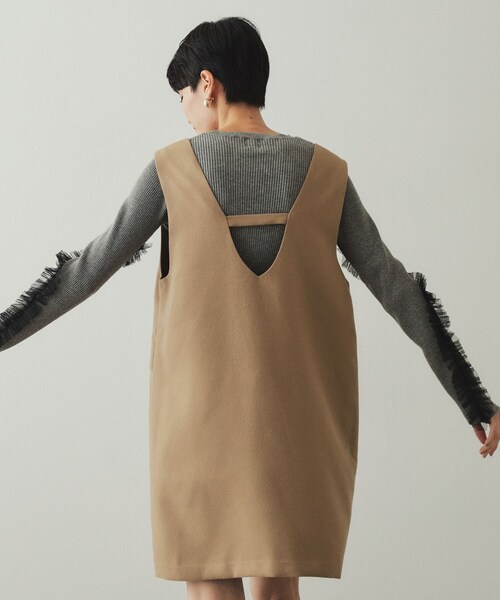 OPAQUE.CLIP(オペークドットクリップ)の「ウールライク Vネックミニジャンスカ【洗濯機洗い可】(ワンピース・レディース・ブラック/キャメル・36/38/40)」の7枚目の写真