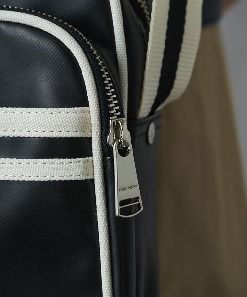 FRED PERRY（フレッドペリー）の「【FRED PERRY】L8258_CLASSIC SIDE BAG（ショルダーバッグ・レディース・ブラック/ベージュ・FREE）」の22枚目の写真