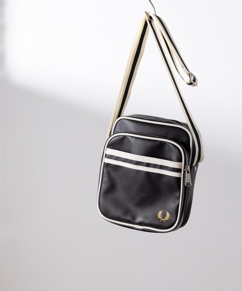 FRED PERRY（フレッドペリー）の「【FRED PERRY】L8258_CLASSIC SIDE BAG（ショルダーバッグ・レディース・ブラック/ベージュ・FREE）」の4枚目の写真