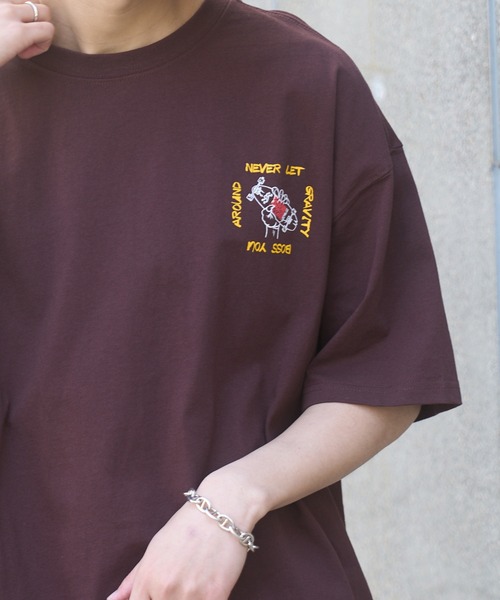 AIRWALK(エアウォーク)の「【AIRWALK】ワンポイントグリップスケートボード グラフィック オーバーサイズTシャツ(Tシャツ/カットソー・メンズ・ブラウン/ホワイト/グレー/ブラック/ネイビー・XL/L/M)」の4枚目の写真