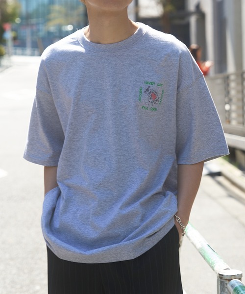 AIRWALK(エアウォーク)の「【AIRWALK】ワンポイントグリップスケートボード グラフィック オーバーサイズTシャツ(Tシャツ/カットソー・メンズ・ブラウン/ホワイト/グレー/ブラック/ネイビー・XL/L/M)」の3枚目の写真