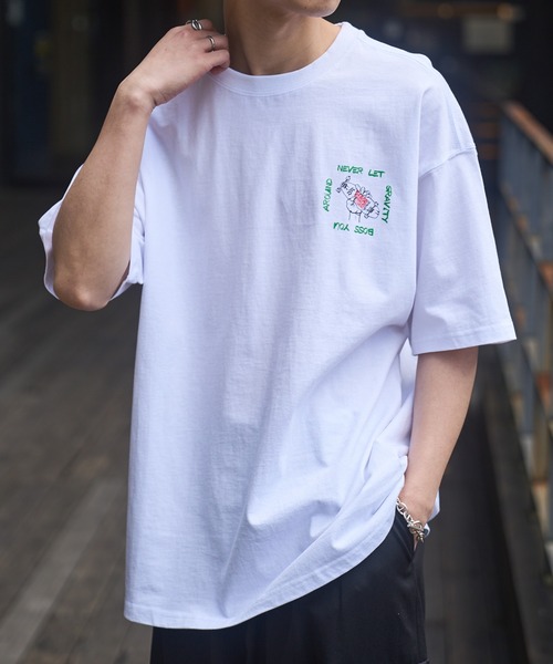 AIRWALK(エアウォーク)の「【AIRWALK】ワンポイントグリップスケートボード グラフィック オーバーサイズTシャツ(Tシャツ/カットソー・メンズ・ブラウン/ホワイト/グレー/ブラック/ネイビー・XL/L/M)」の1枚目の写真