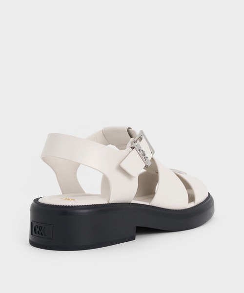 CHARLES & KEITH(チャールズ & キース)の「レザー ケージサンダル(サンダル・レディース・オフホワイト/ブラック・23cm/22.5cm/25cm/24.5cm/23.5cm)」の5枚目の写真