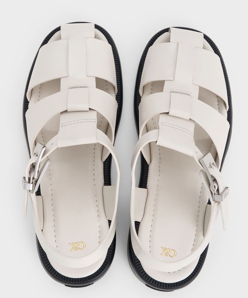 CHARLES & KEITH(チャールズ & キース)の「レザー ケージサンダル(サンダル・レディース・オフホワイト/ブラック・23cm/22.5cm/25cm/24.5cm/23.5cm)」の7枚目の写真