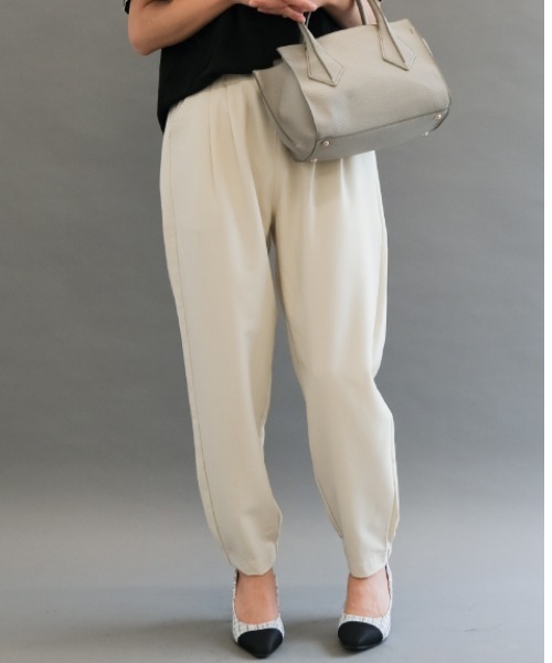 aquagarage（アクアガレージ）の「タック入りジョガーパンツ（その他パンツ・レディース・ブラック/サンドベージュ/チャコール/カーキ/ベージュ・S/M/L/LL）」の18枚目の写真