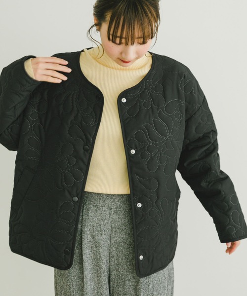 ITEMS URBANRESEARCH（アイテムズ アーバンリサーチ）の「ノーカラー刺繍ブルゾン（ブルゾン・レディース・ブラック/ベージュ・FREE）」の20枚目の写真