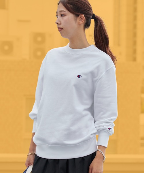 Champion（チャンピオン）の「Champion/チャンピオン CREW NECK SWEATSHIRT ワンポイントロゴ クルーネック スウェット トレーナー 2026秋冬 秋服（スウェット・メンズ・ブラック/ネイビー/グレー/ホワイト/カーキ/ブラウン/スカイブルー・S/M/L/XL）」の2枚目の写真