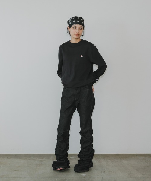 Champion（チャンピオン）の「Champion/チャンピオン CREW NECK SWEATSHIRT ワンポイントロゴ クルーネック スウェット トレーナー 2026秋冬 秋服（スウェット・メンズ・ブラック/ネイビー/グレー/ホワイト/カーキ/ブラウン/スカイブルー・S/M/L/XL）」の17枚目の写真