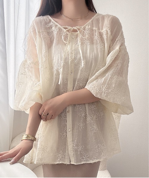 INTER FACTORY(インターファクトリー)の「koko - フラワーシアージャガードブラウス made in INTER FACTORY(シャツ/ブラウス・レディース・アイボリー・FREE)」の1枚目の写真