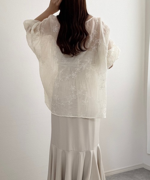 INTER FACTORY(インターファクトリー)の「koko - フラワーシアージャガードブラウス made in INTER FACTORY(シャツ/ブラウス・レディース・アイボリー・FREE)」の8枚目の写真