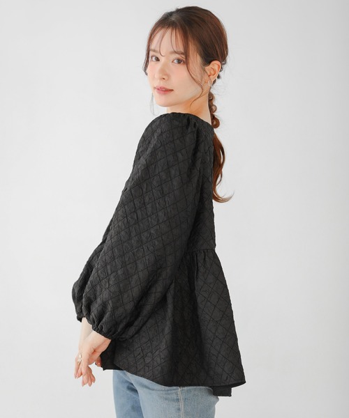 Fit more（フィットモア）の「ハートネックダイヤジャガードペプラムトップス（その他トップス・レディース・ブラック/アイボリー/ブルー・FREE）」の12枚目の写真