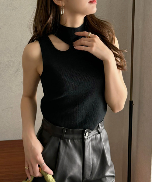 Eclat one（エクラワン）の「【Eclat one】肩 カットアウト ハイネック ノースリーブ（キャミソール・レディース・ネイビー/ホワイト/ブラック・FREE）」の15枚目の写真
