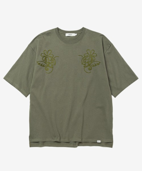 rehacer（レアセル）の「rehacer : One-Line Floral Stitch T-shirt / ワンライン　フローラルステッチ リラックスフィット T-シャツ（Tシャツ/カットソー・メンズ・オリーブ/ブラック/ホワイト・MEDIUM/LARGE/X-LARGE）」の13枚目の写真