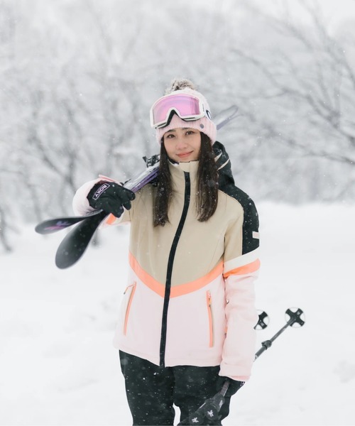 ROXY(ロキシー)の「PEAK CHIC SOFTSHELL /ロキシースキースノーボードジャケット(マウンテンパーカー・レディース・ベージュ・SMALL)」の1枚目の写真