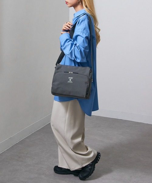 anello(アネロ)の「【anello】GTM0831 フィッティーショルダー(ショルダーバッグ・レディース・ブラック/ネイビー/グレー・FREE)」の4枚目の写真
