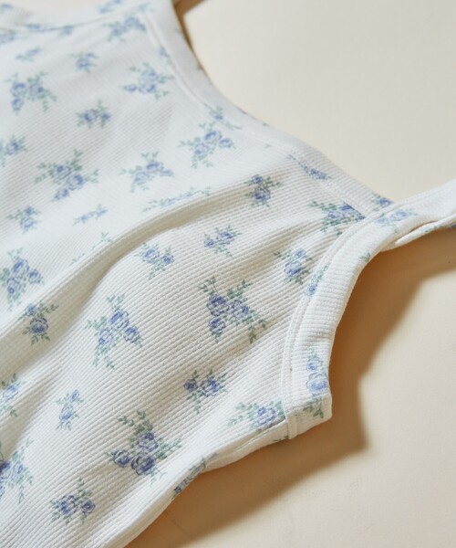 PUBLUX（パブリュクス）の「PUBLUX/パブリュクス カップ付き 小花柄 サーマル キャミソール　限定展開（キャミソール・レディース・ブルー/イエロー・ﾌﾘ-）」の6枚目の写真