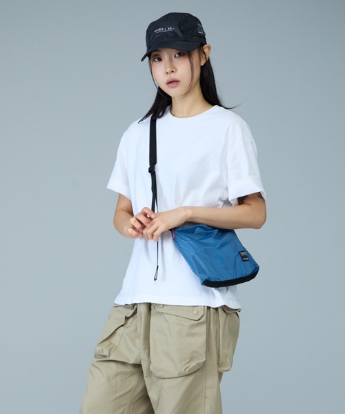OverLab(オーバーラボ)の「「OverLab/オーバーラボ」スタンダードサコッシュバッグ(ショルダーバッグ・メンズ・ライム/ブラック/ブルー/オレンジ・FREE)」の3枚目の写真
