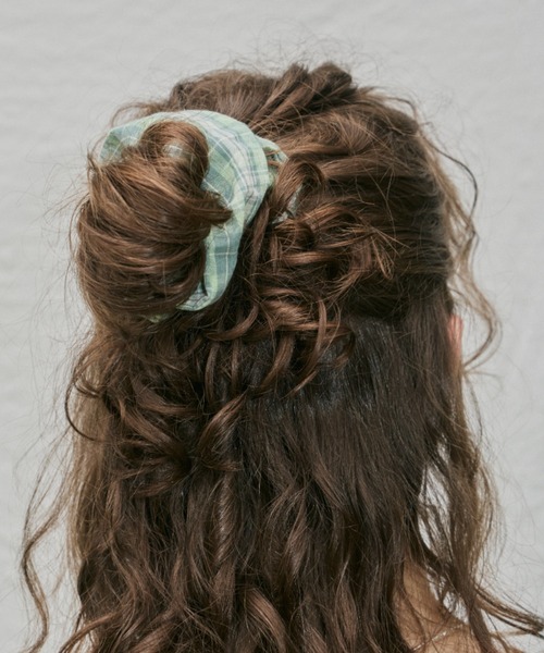 GIUNON(ジウノン)の「pale color check chouchou / ペールカラーチェックシュシュ(シュシュ・レディース・グリーン/ピンク/ブラウン・FREE)」の12枚目の写真