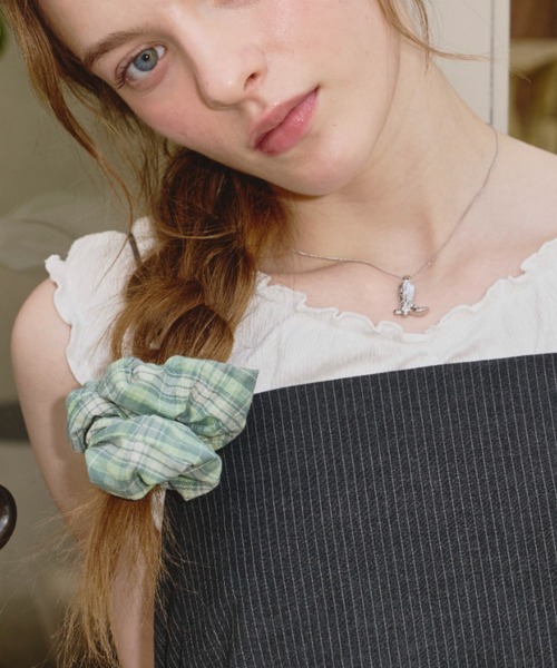 GIUNON(ジウノン)の「pale color check chouchou / ペールカラーチェックシュシュ(シュシュ・レディース・グリーン/ピンク/ブラウン・FREE)」の7枚目の写真