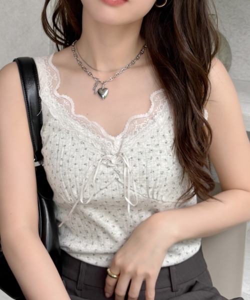 TREOVER（トレオーバー）の「上品でガーリーな印象に仕上げる花柄キャミソール（キャミソール・レディース・オートミール/アイボリー/オフホワイト・FREE）」の16枚目の写真