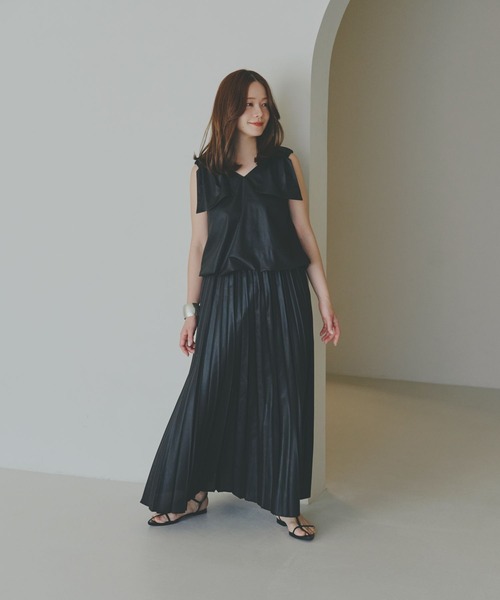 GLOBAL WORK(グローバルワーク)の「高山直子さんコラボ/セミシアープリーツスカート/EiiS/289637(スカート・レディース・スミクロ/ネイビー・SMALL/X-SMALL)」の3枚目の写真