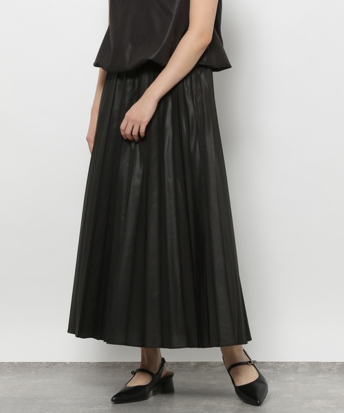 GLOBAL WORK(グローバルワーク)の「高山直子さんコラボ/セミシアープリーツスカート/EiiS/289637(スカート・レディース・スミクロ/ネイビー・SMALL/X-SMALL)」の9枚目の写真