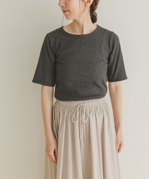 ITEMS URBANRESEARCH(アイテムズ アーバンリサーチ)の「5ブソデリブTシャツ(Tシャツ/カットソー・レディース・チャコールグレー/ブラック/ホワイト・FREE)」の5枚目の写真