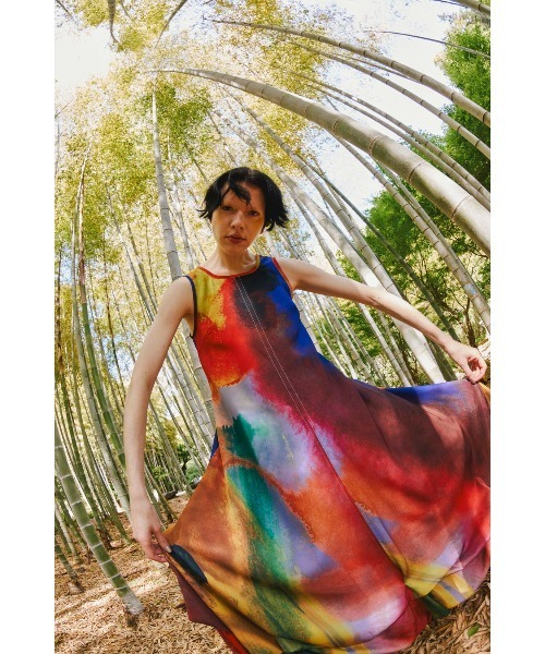 OMMO(オーエムエムオー)の「EVOLVE TUCK BALLOON OP(ワンピース・レディース・レッド/グリーン・SMALL/MEDIUM)」の10枚目の写真