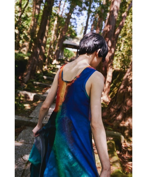 OMMO(オーエムエムオー)の「EVOLVE TUCK BALLOON OP(ワンピース・レディース・レッド/グリーン・SMALL/MEDIUM)」の17枚目の写真